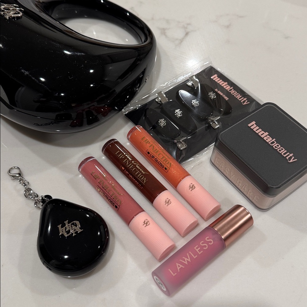 Lip Gloss Set + baking powder 💥 🆕